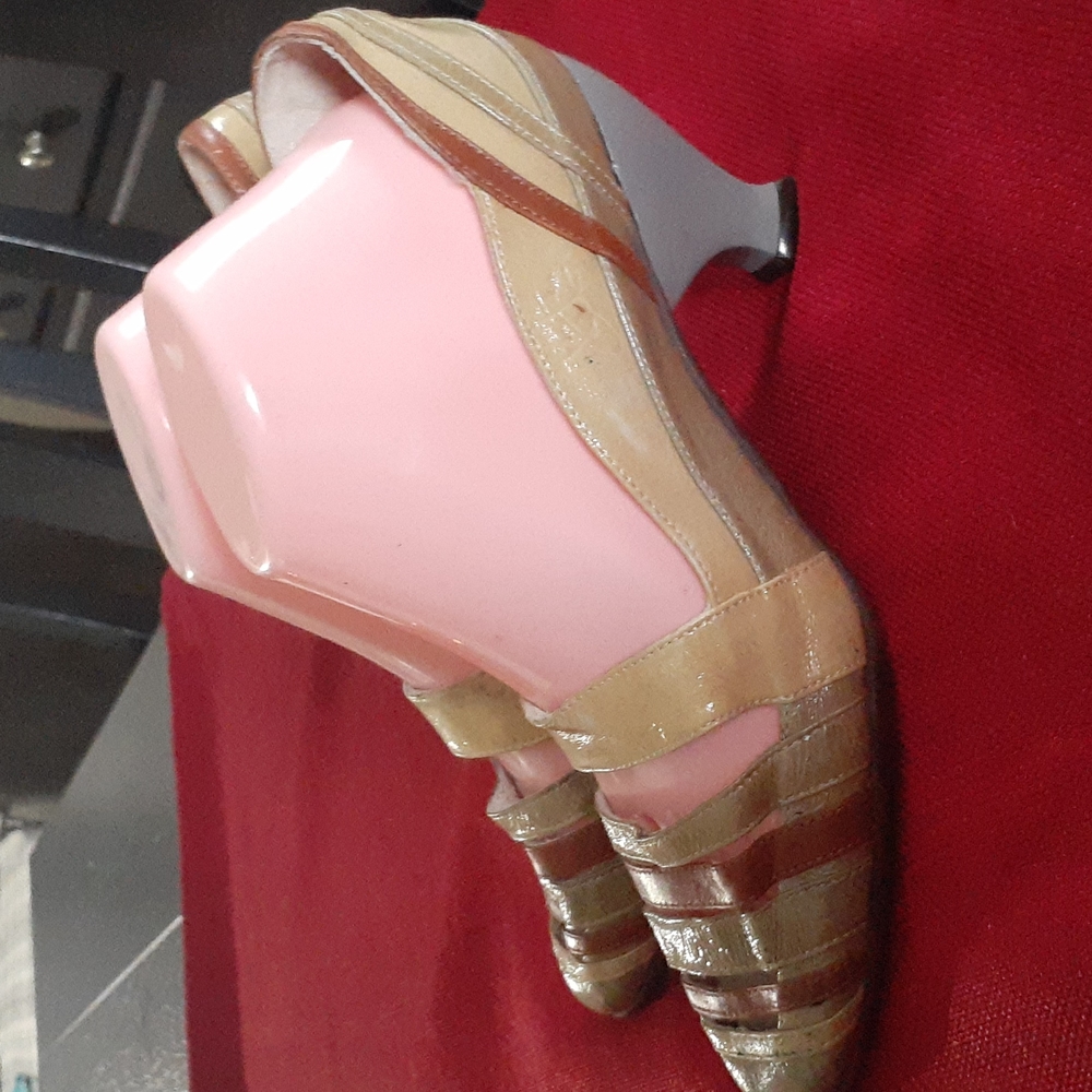 JOHN FLUEVOG Vintage Pump